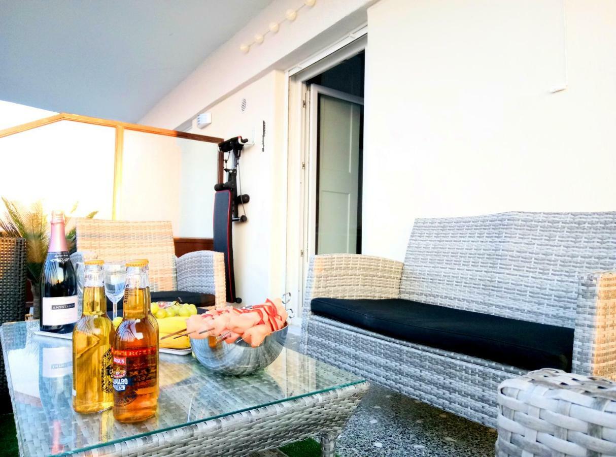 Pure Bliss Luxury Beachfront Apartment With Panoramic Sea Views, Electric Bbq, Gym Equipment And More Hagia Triada Exterior foto