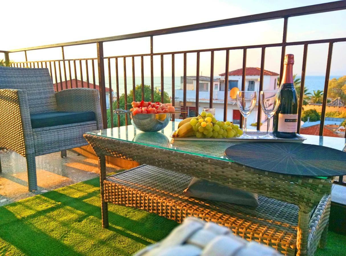 Pure Bliss Luxury Beachfront Apartment With Panoramic Sea Views, Electric Bbq, Gym Equipment And More Hagia Triada Exterior foto