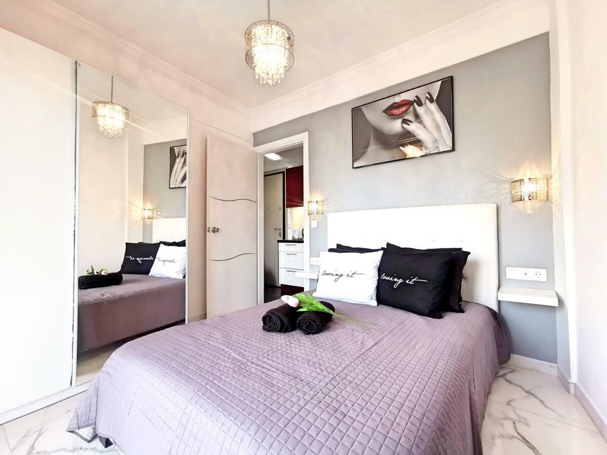 Pure Bliss Luxury Beachfront Apartment With Panoramic Sea Views, Electric Bbq, Gym Equipment And More Hagia Triada Exterior foto